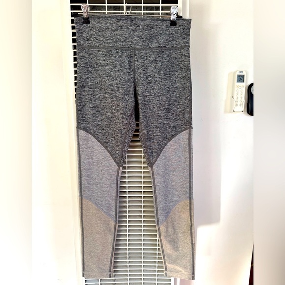 ARITZIA The Constant trinity colorblock buttery soft high waist leggings size M - Picture 1 of 4